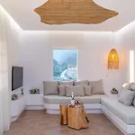Naxian Pearl Apartman *